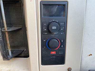 Volvo VNL Sleeper Part