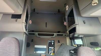 Volvo VNL Sleeper Part