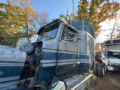 Freightliner FLD120 Sleeper