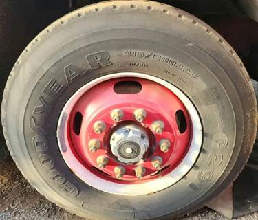 American LaFrance Right Spindle for a 2001 American La France Fire Truck