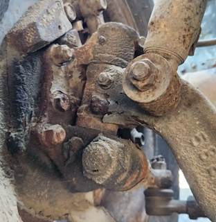 Chevrolet W3500 Right Spindle