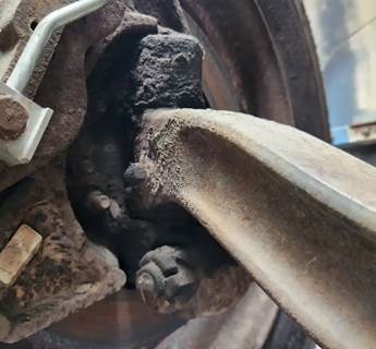 Ford F-700 Right Spindle for a 1995 Ford F700