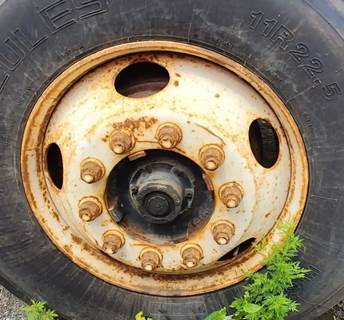 Ford F-800 Left Spindle for a 1999 Ford F800