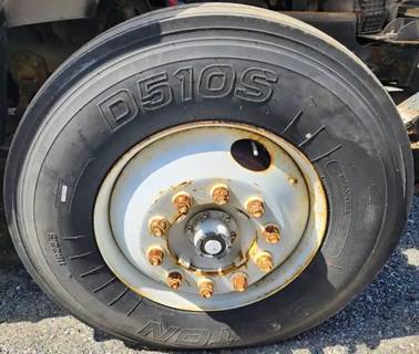 Ford F-800 Right Spindle for a 1997 Ford F800