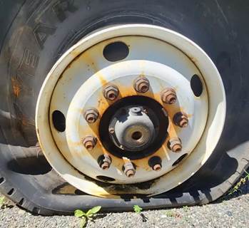 Freightliner 108SD Right Spindle