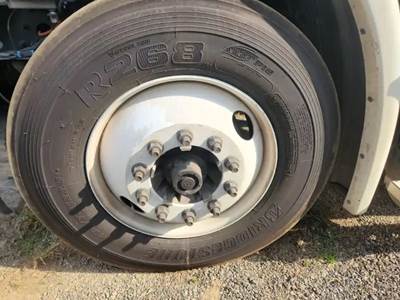 Freightliner Cascadia 113 Left Spindle