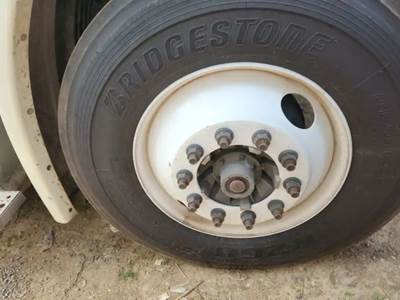 Freightliner Cascadia 113 Right Spindle