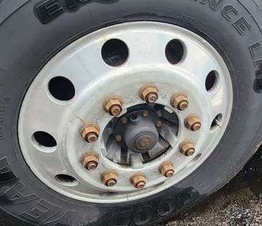 Freightliner Cascadia 113 Left Spindle