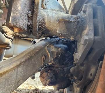 Freightliner Cascadia 113 Left Spindle