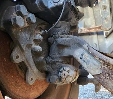 Freightliner Cascadia 116 Right Spindle for a 2019 Freightliner Cascadia 116 Day Cab