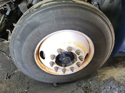 Freightliner Cascadia 125 Left Spindle