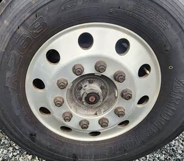 Freightliner Cascadia 125 Left Spindle