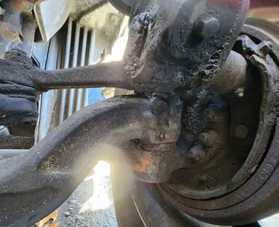 Freightliner Cascadia 125 Left Spindle