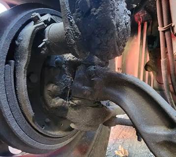 Freightliner Cascadia 125 Right Spindle