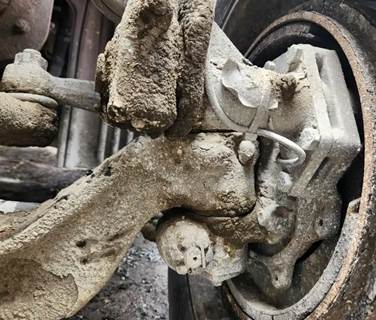 Freightliner Cascadia 125 Left Spindle