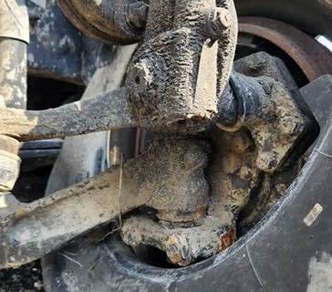 Freightliner Cascadia 125 Left Spindle