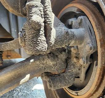 Freightliner Cascadia 125 Left Spindle