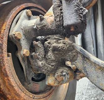 Freightliner Cascadia 125 Right Spindle