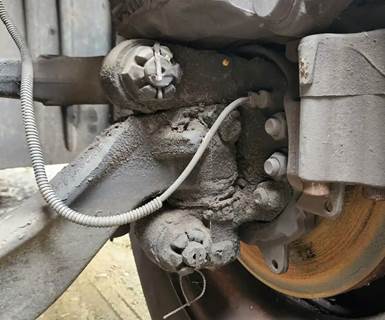 Freightliner Cascadia 125 Left Spindle