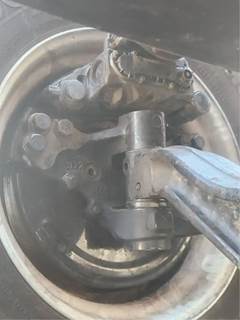 Freightliner Cascadia 126 Right Spindle