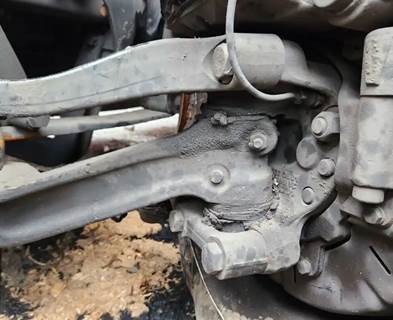 Freightliner Cascadia 126 Left Spindle