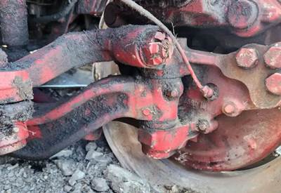 Freightliner Cascadia 126 Left Spindle