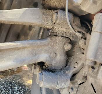 Freightliner Cascadia 126 Left Spindle