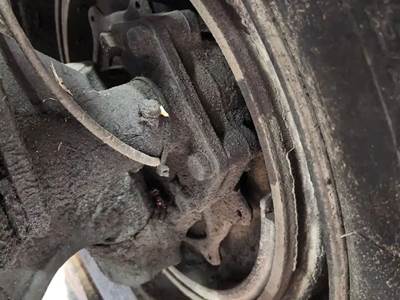 Freightliner Cascadia 126 Left Spindle