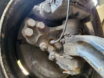 Freightliner Cascadia 126 Left Spindle