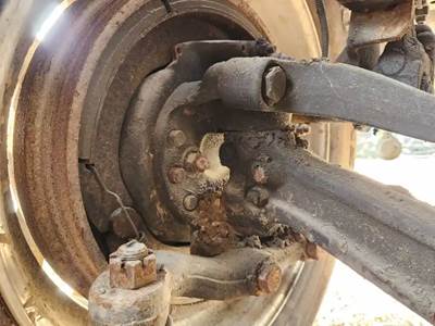 Freightliner Cascadia 126 Left Spindle