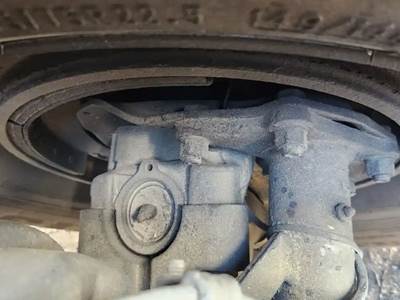 Freightliner Cascadia 126 Left Spindle