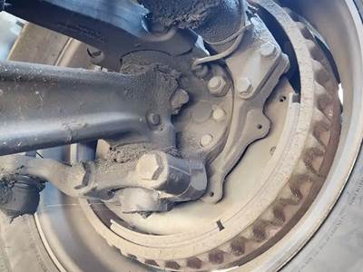 Freightliner Cascadia 126 Left Spindle