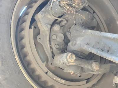 Freightliner Cascadia 126 Right Spindle