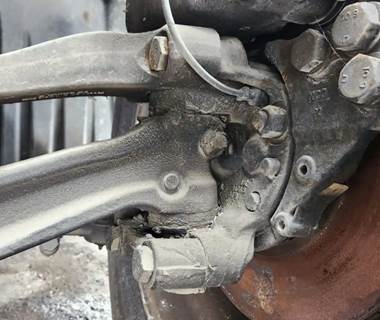 Freightliner Cascadia 126 Left Spindle