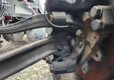 Freightliner Cascadia 126 Left Spindle