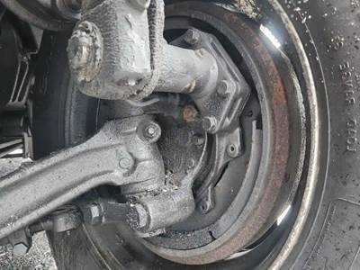 Freightliner Cascadia 126 Left Spindle