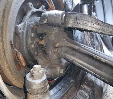Freightliner Cascadia 126 Left Spindle