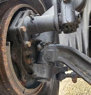 Freightliner Cascadia 126 Right Spindle