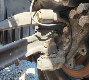 Freightliner Cascadia 126 Left Spindle