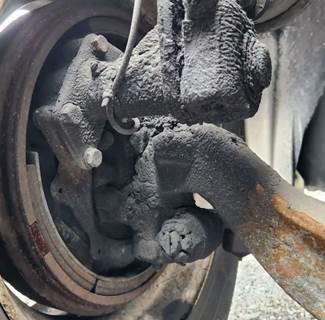 Freightliner Cascadia 126 Right Spindle