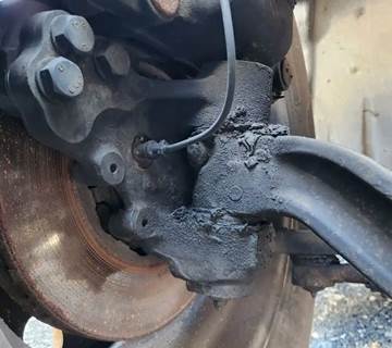 Freightliner Cascadia 126 Right Spindle