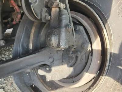 Freightliner Cascadia 126 Left Spindle