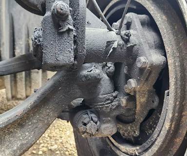 Freightliner Cascadia 126 Left Spindle