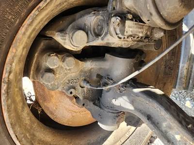 Freightliner Cascadia 126 Right Spindle