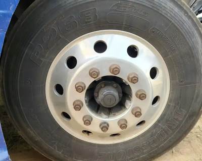 Freightliner Cascadia 132 Right Spindle