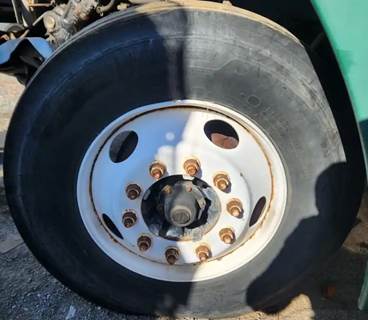 Freightliner Columbia 112 Left Spindle