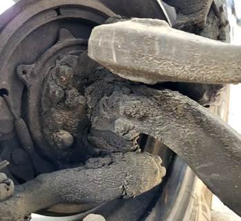 Freightliner Columbia 120 Left Spindle