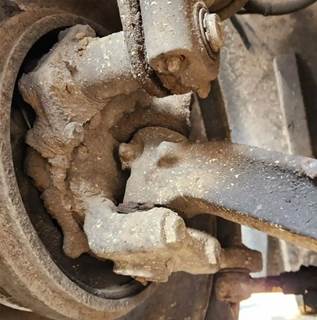 Freightliner Columbia 120 Right Spindle