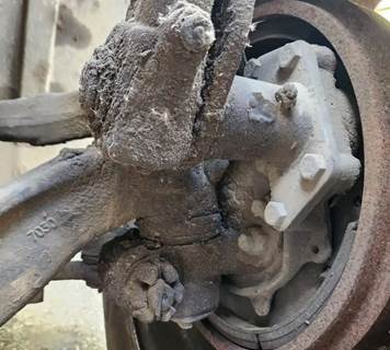 Freightliner Columbia 120 Left Spindle