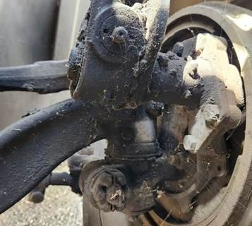 Freightliner Columbia 120 Left Spindle